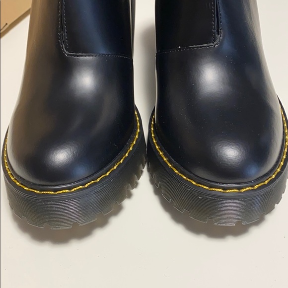 RARE AUTH NIB DR. MARTENS CORDELIA PLATFORM BOOTIE - Picture 6 of 11